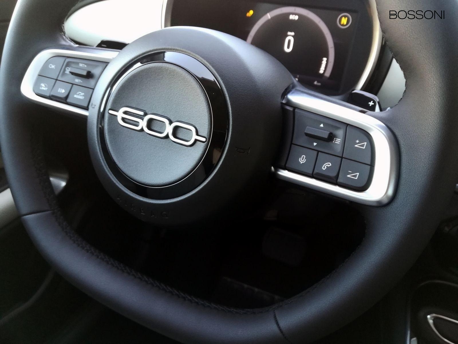 20 - Fiat 600 1.2 hybrid 110cv la prima ii edct