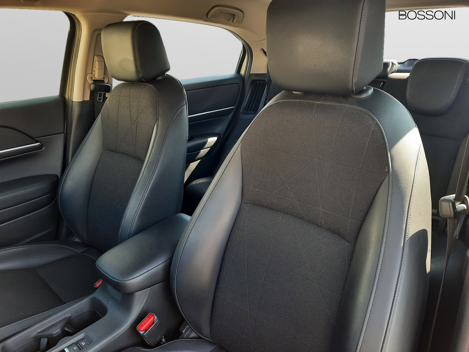 18 - Honda HR-V 1.5 hev advance