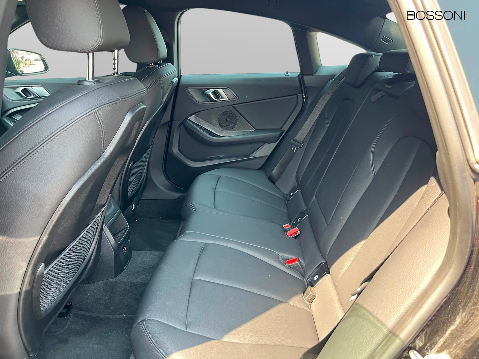 9 - BMW Serie 2 gran coupe 218d msport steptronic