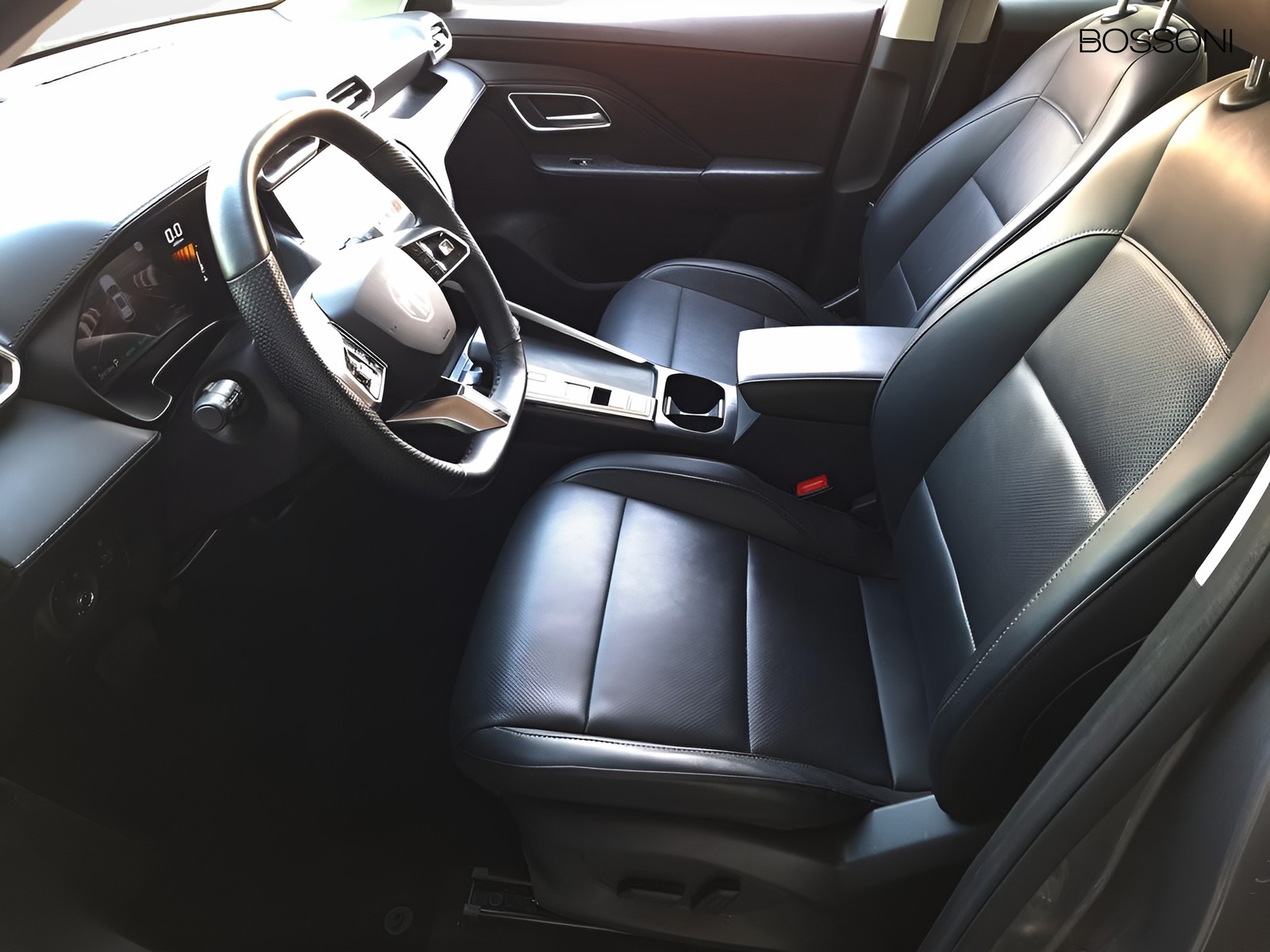 11 - Mg ZS 1.5 hybrid+ luxury auto