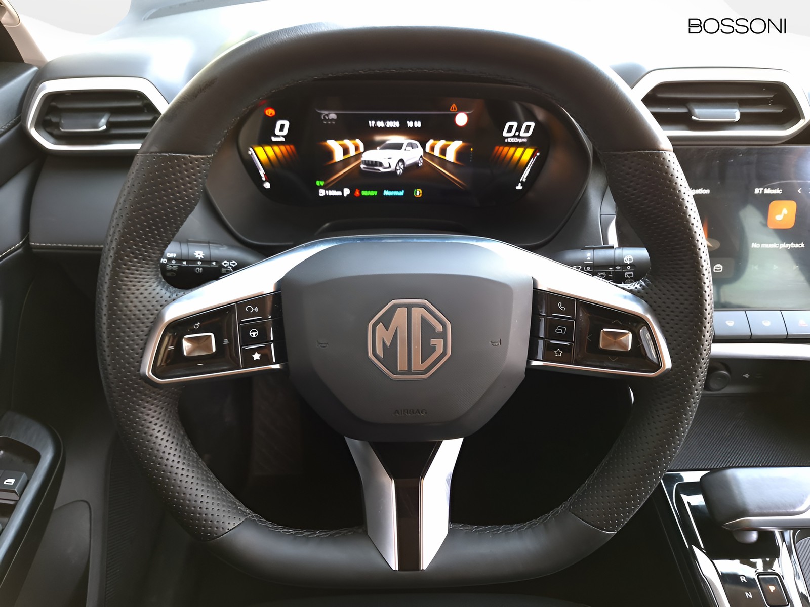 9 - Mg ZS 1.5 hybrid+ luxury auto