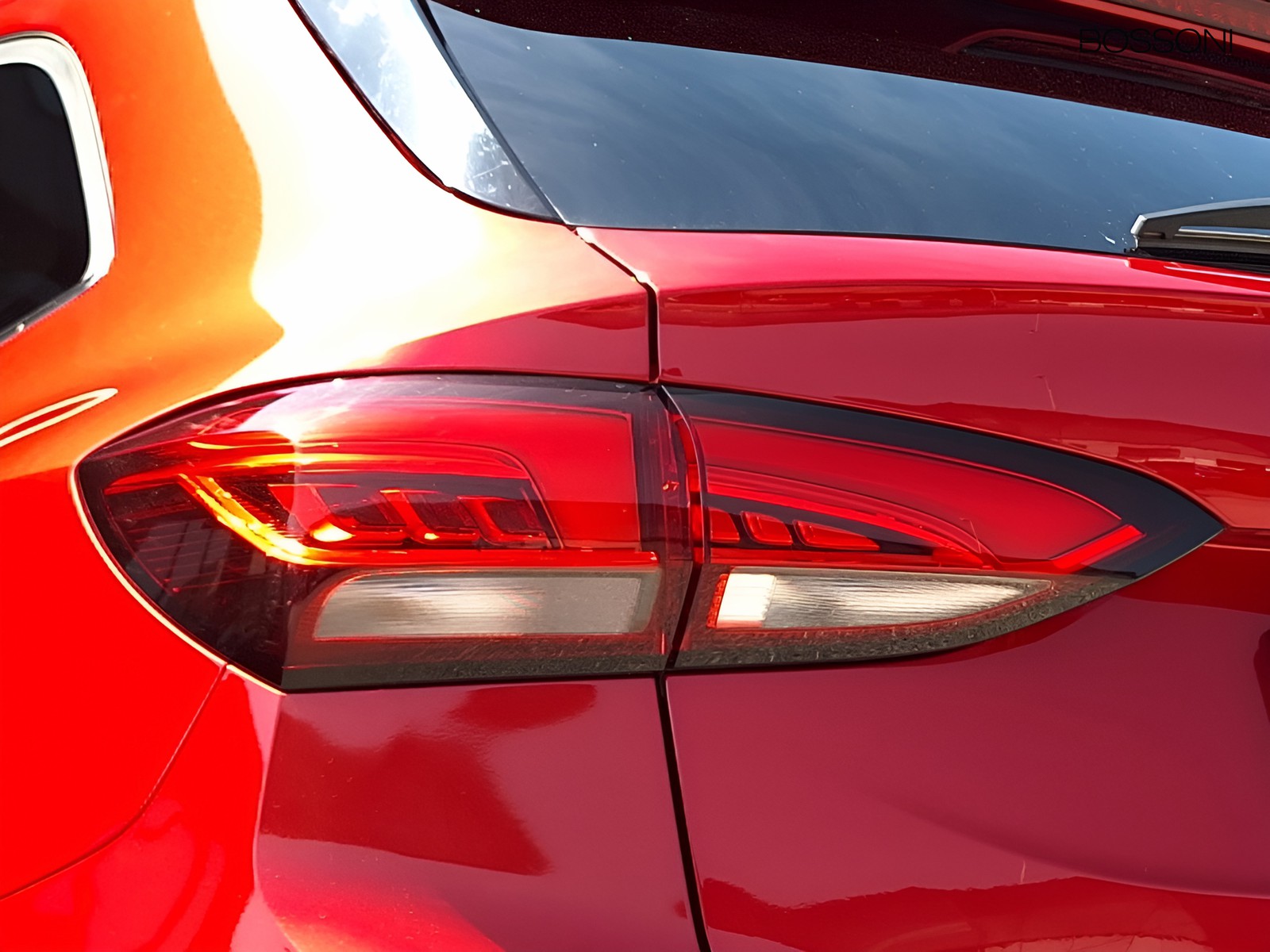 15 - Mg ZS 1.5 hybrid+ luxury auto