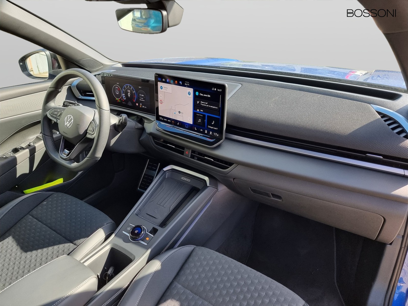 12 - Volkswagen T-Roc 1.5 etsi act 150cv r-line dsg