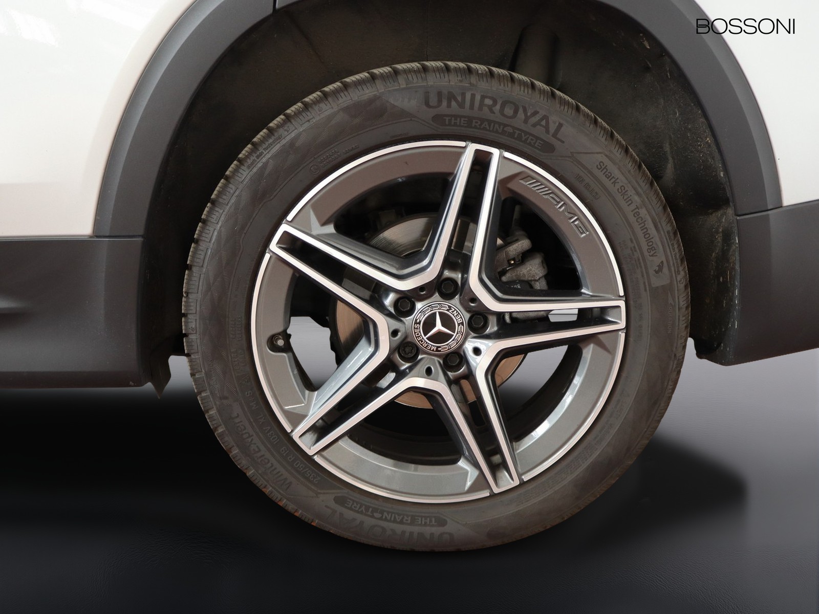 4 - Mercedes GLB 200 d premium 8g-dct