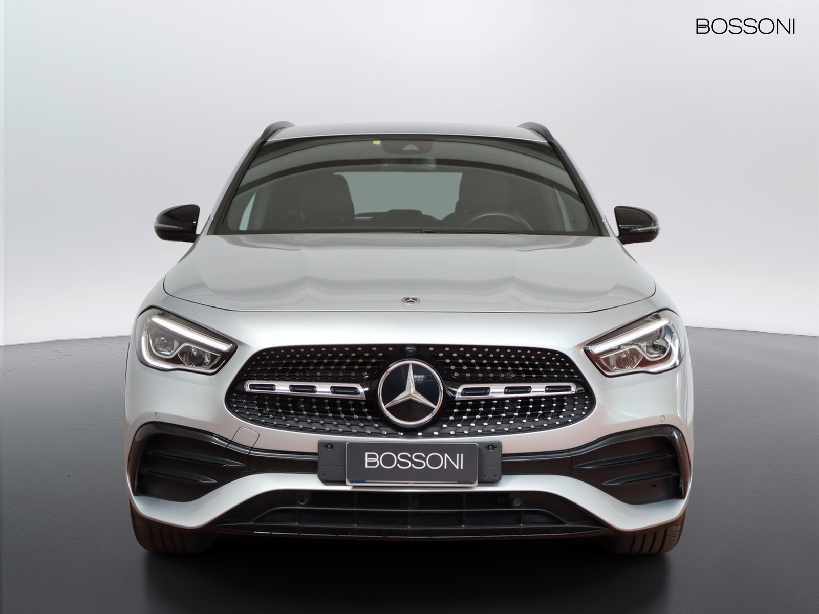 2 - Mercedes GLA 200 d premium 4matic 8g-dct
