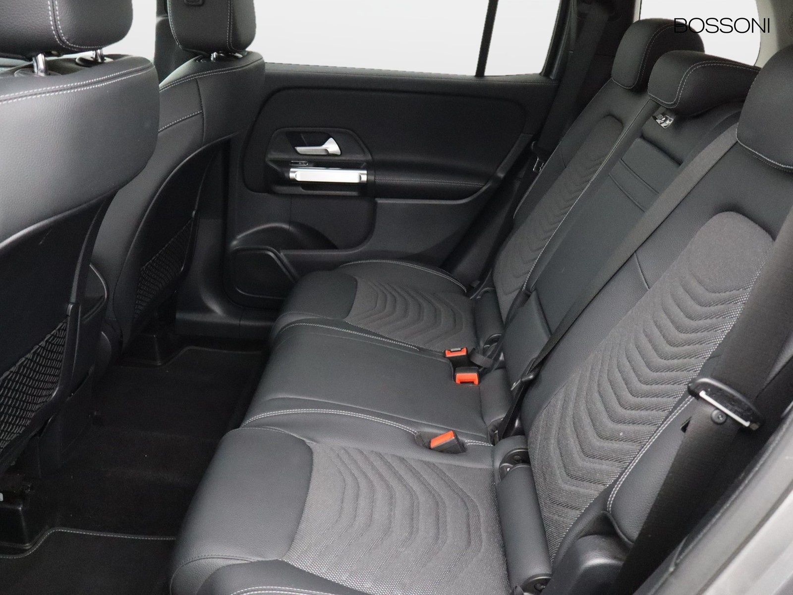 8 - Mercedes GLB 200 d progressive advanced plus 4matic 8g-dct