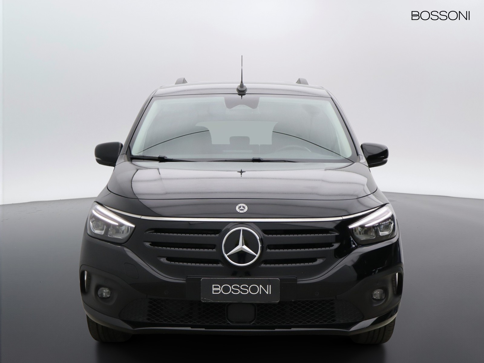 2 - Mercedes Vans Classe T eqt 200