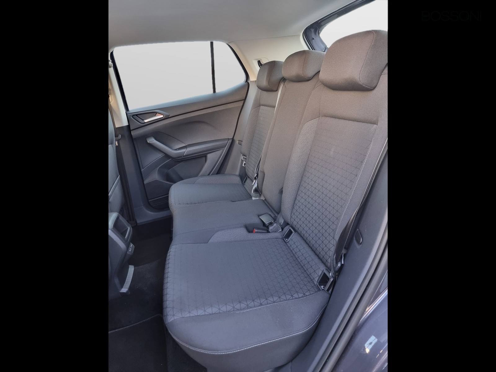 9 - Volkswagen T-Cross 1.0 tsi 95cv style