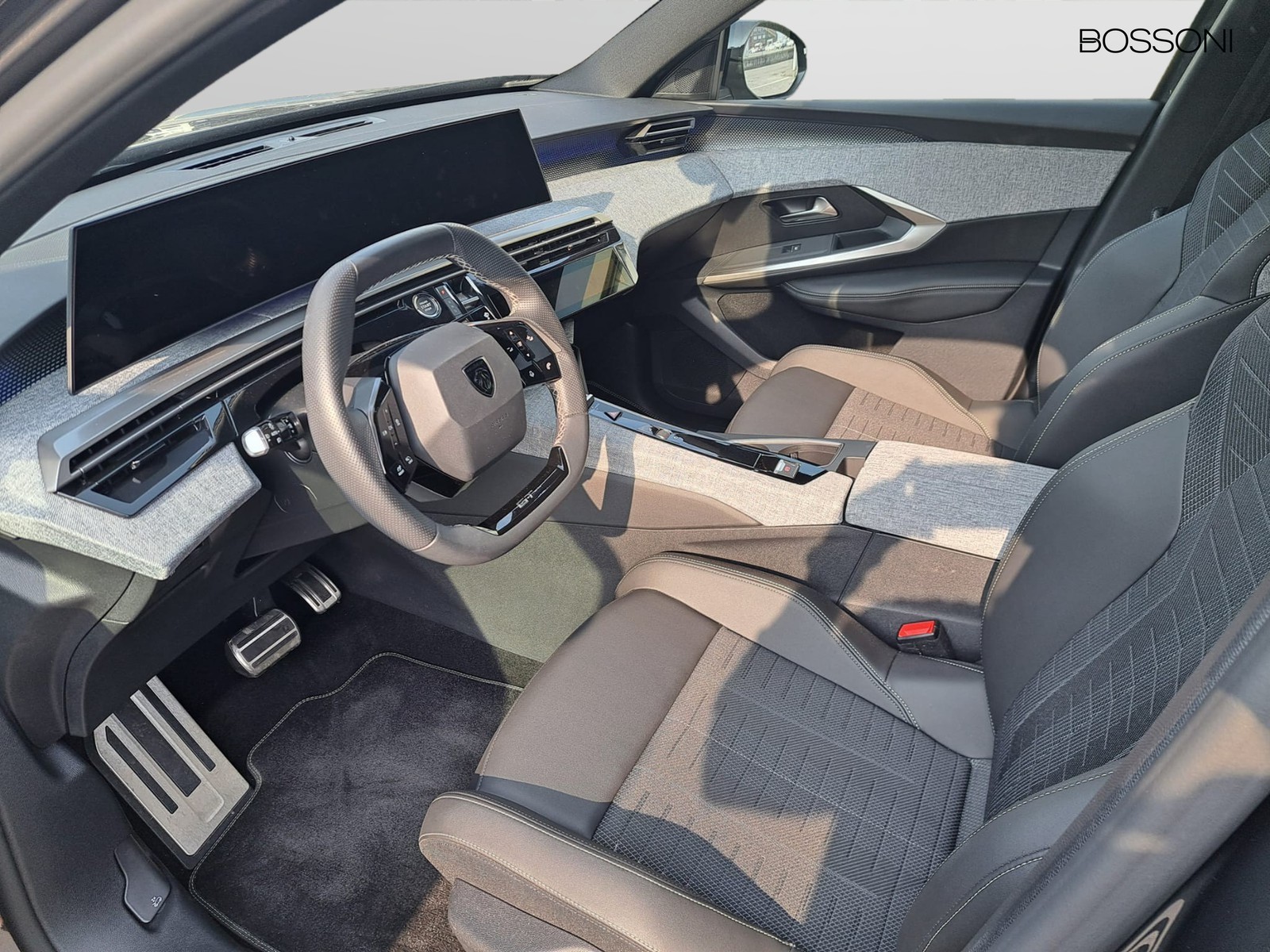 6 - Peugeot 3008 1.2 hybrid 145cv gt e-dcs6