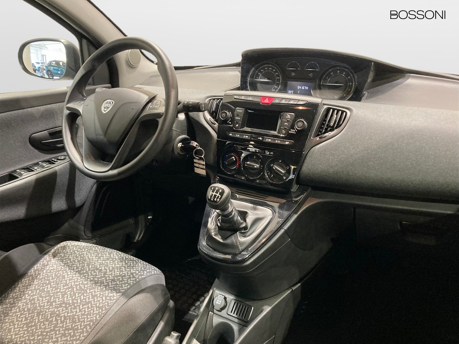 5 - Lancia Ypsilon 1.0 firefly hybrid 70cv silver s&s