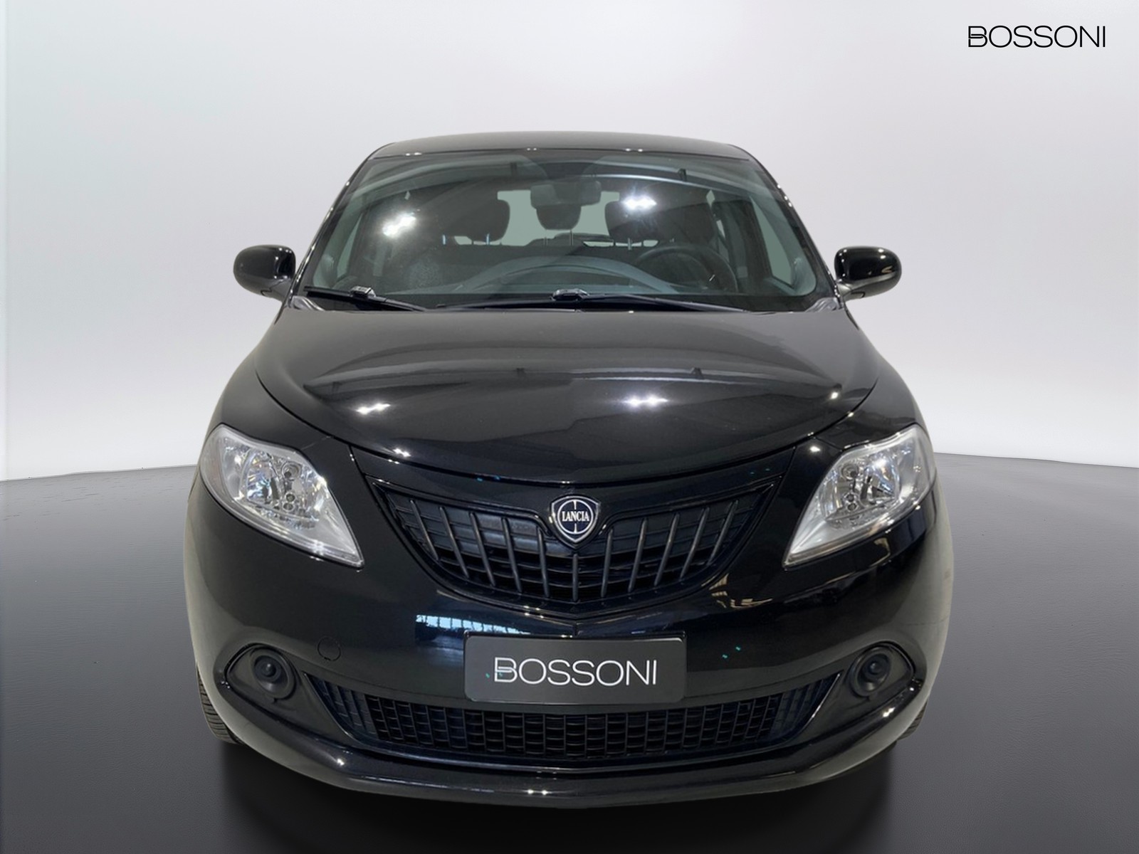 2 - Lancia Ypsilon 1.0 firefly hybrid 70cv silver s&s