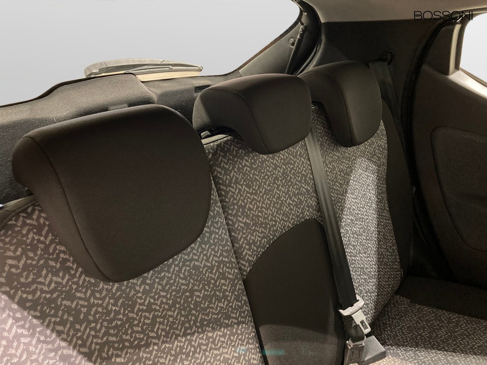 16 - Lancia Ypsilon 1.0 firefly hybrid 70cv silver s&s