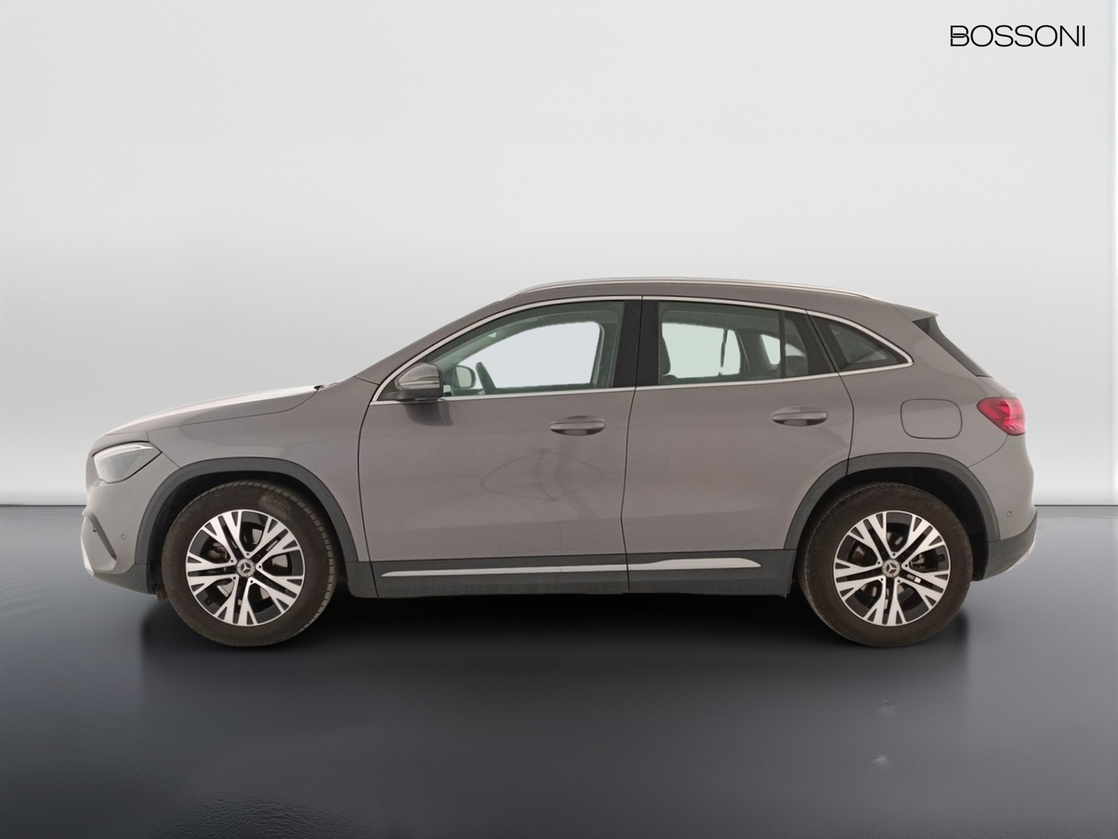 3 - Mercedes GLA 180 d progressive advanced 8g-dct