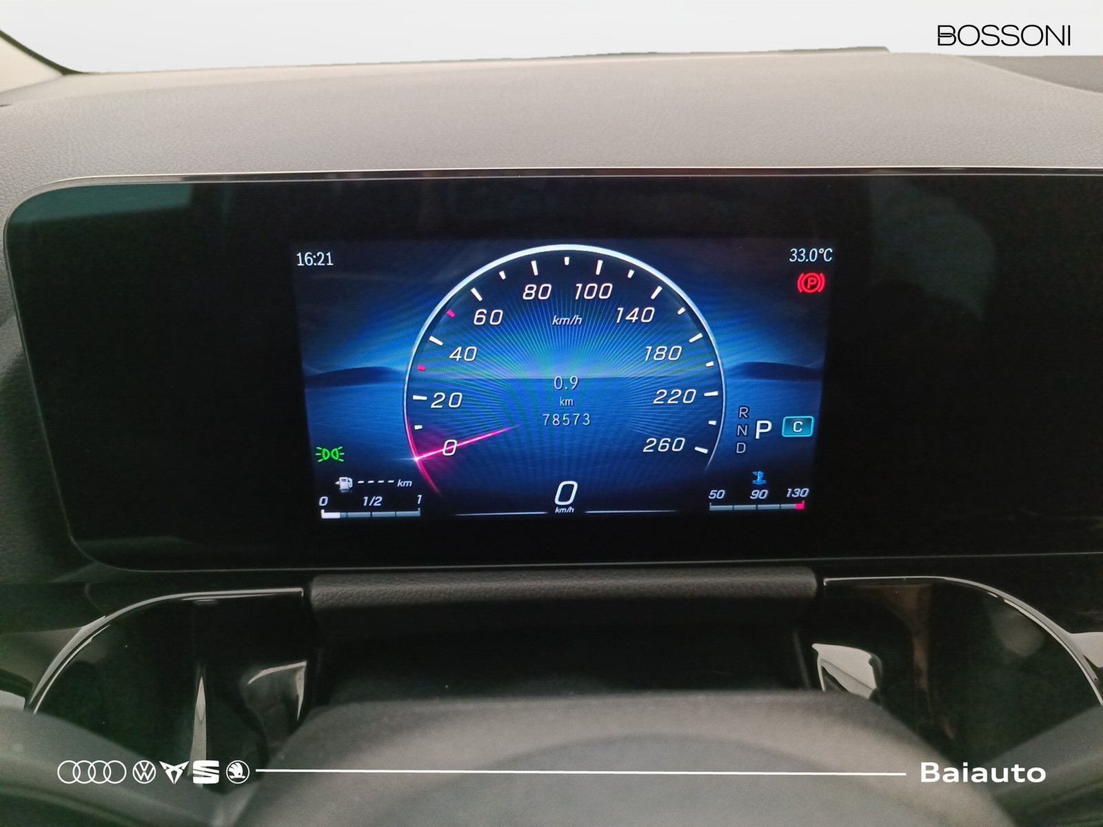 9 - Mercedes GLA 180 d progressive advanced 8g-dct