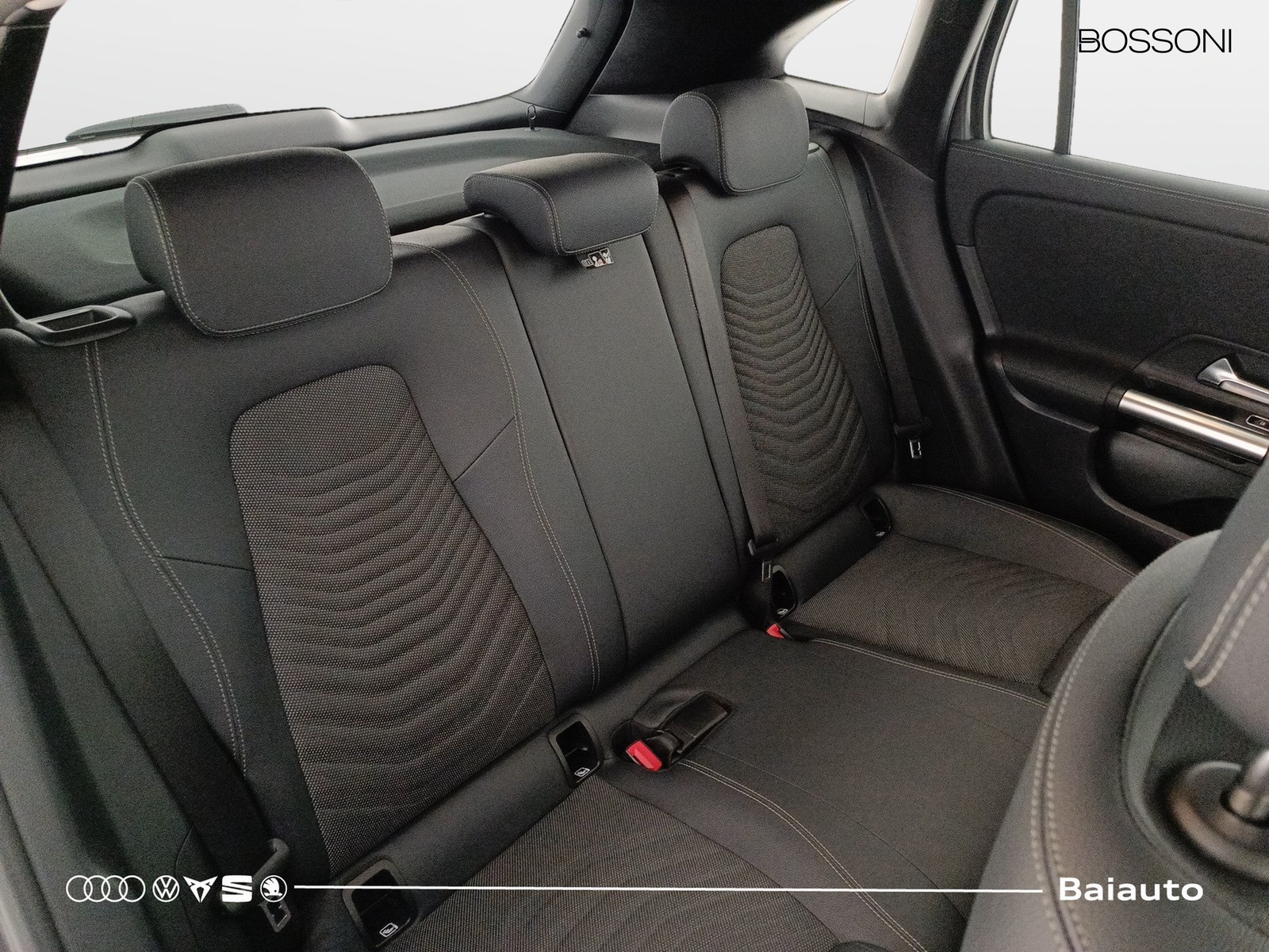 20 - Mercedes GLA 180 d progressive advanced 8g-dct