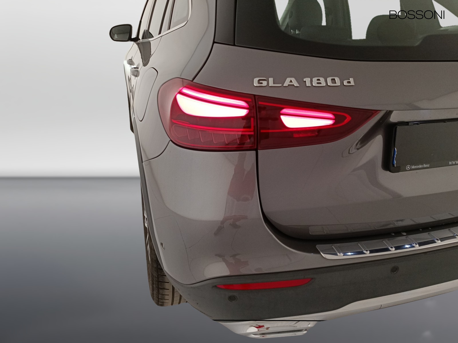 24 - Mercedes GLA 180 d progressive advanced 8g-dct