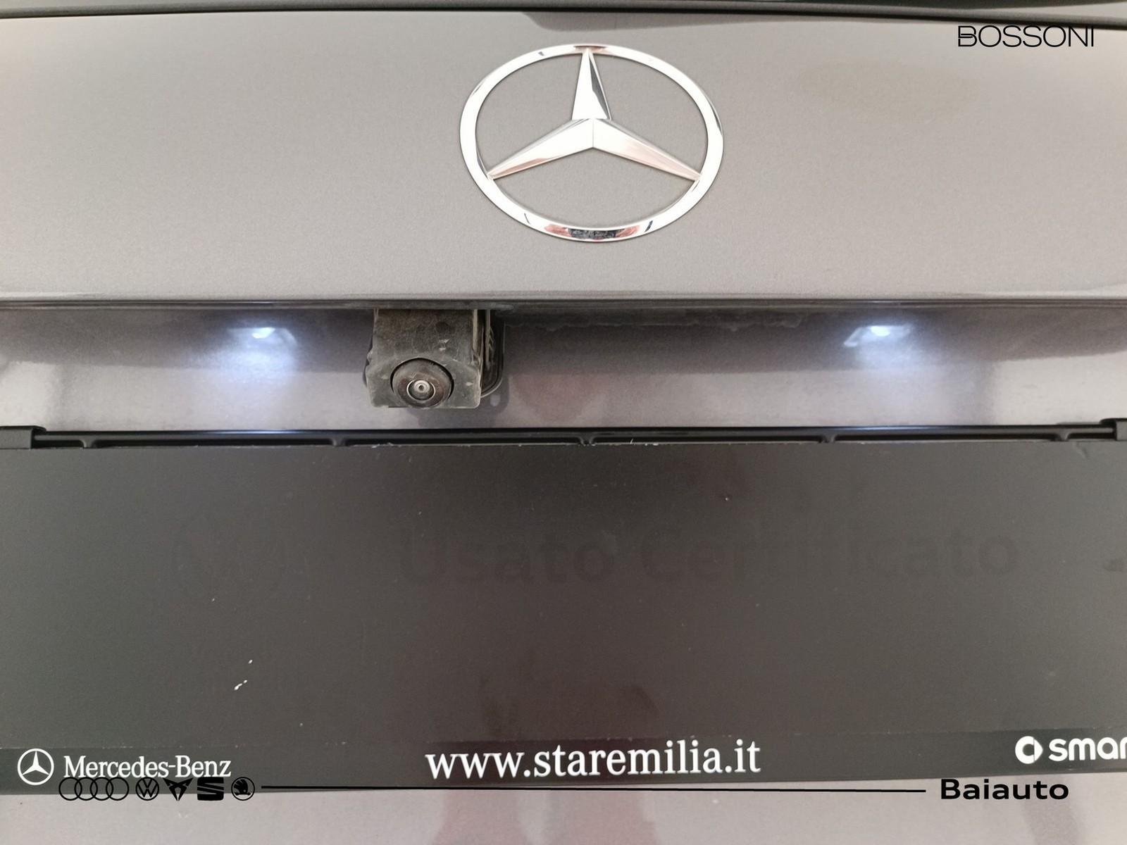 27 - Mercedes GLA 180 d progressive advanced 8g-dct