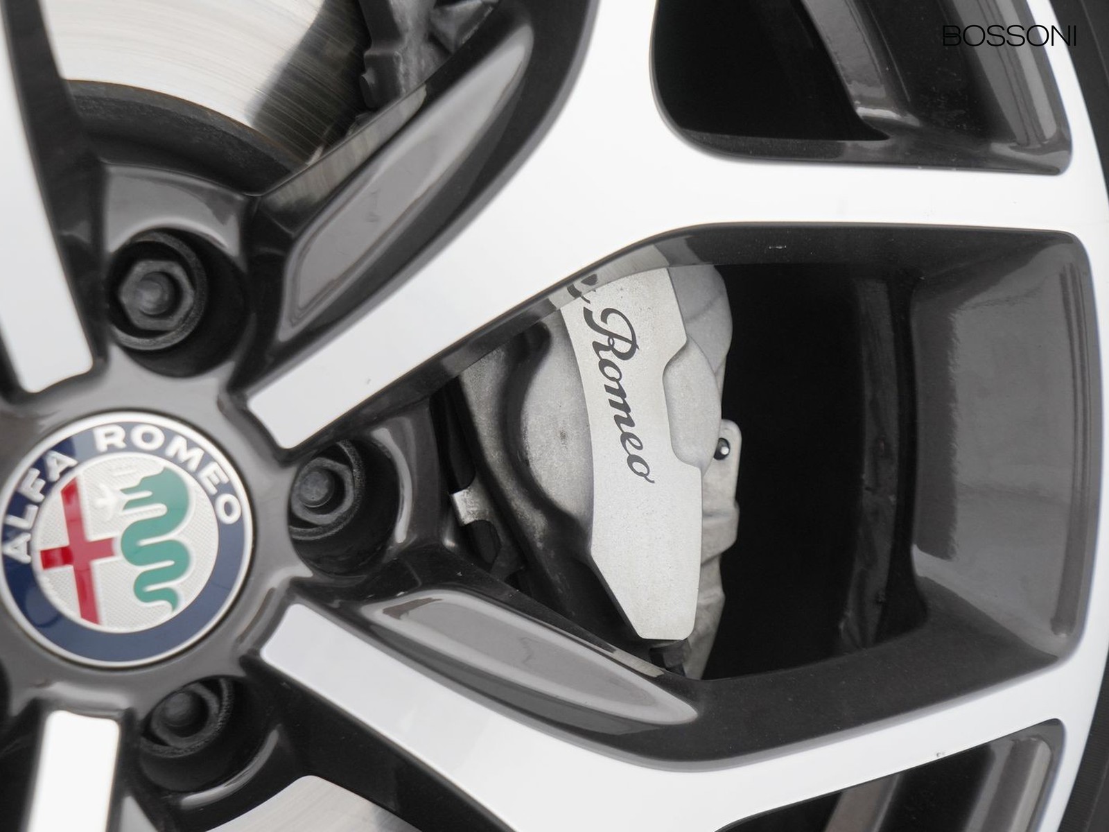40 - Alfa Romeo Stelvio 2.2 turbo 210cv ti q4 at8