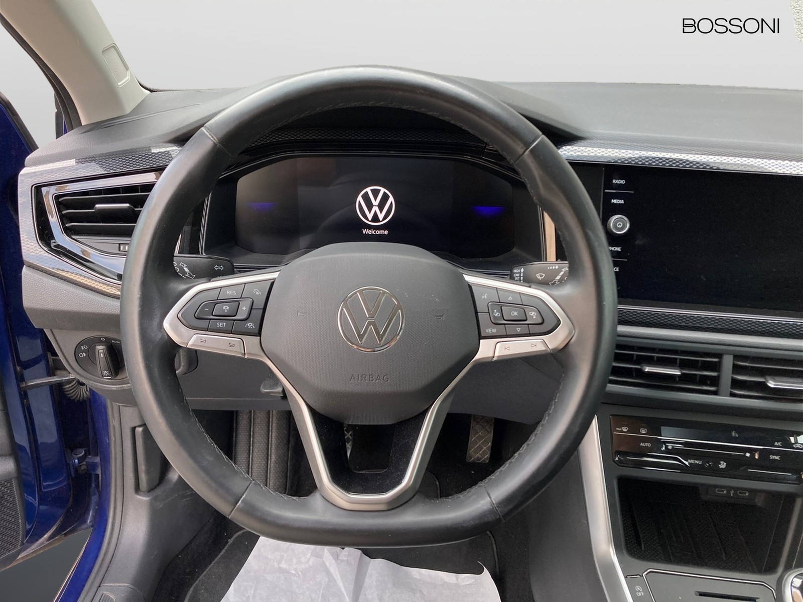 9 - Volkswagen Taigo 1.0 tsi 115cv life