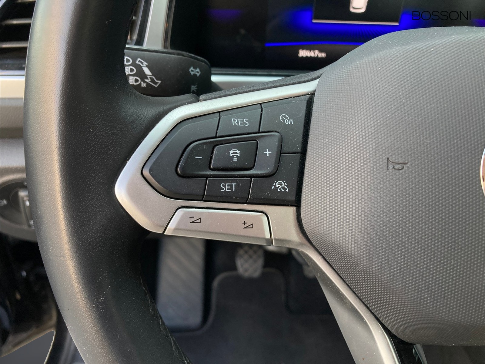 12 - Volkswagen T-Roc 2.0 tdi scr 115cv life