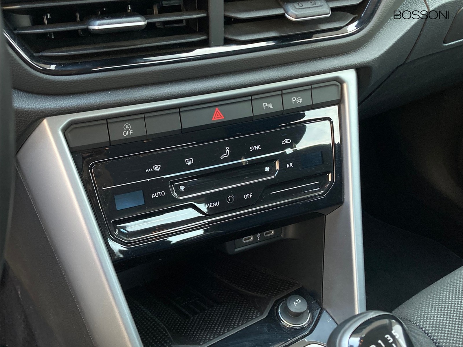 15 - Volkswagen T-Roc 2.0 tdi scr 115cv life