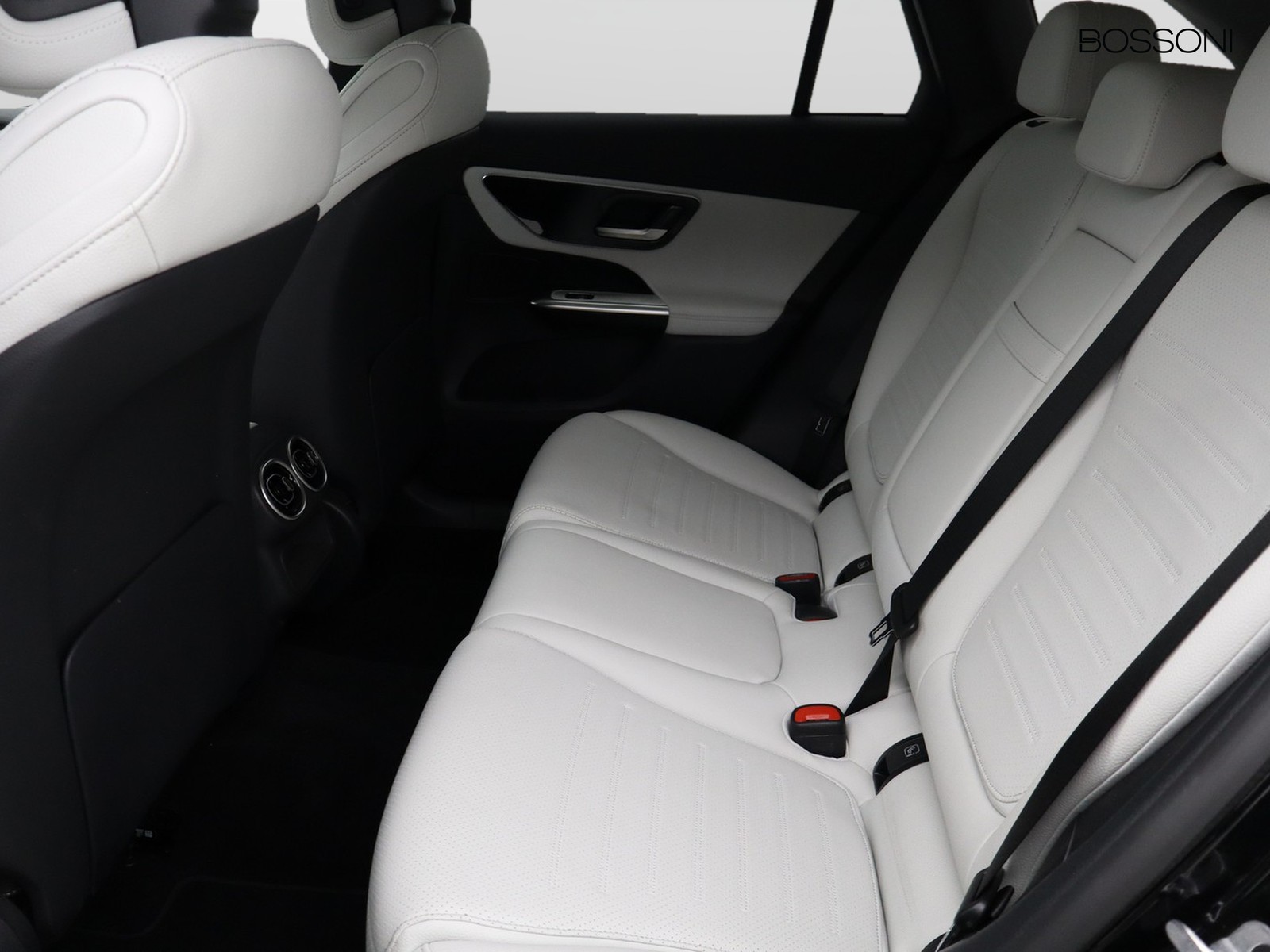 8 - Mercedes GLC suv 220 d amg line premium 4matic 9g-tronic