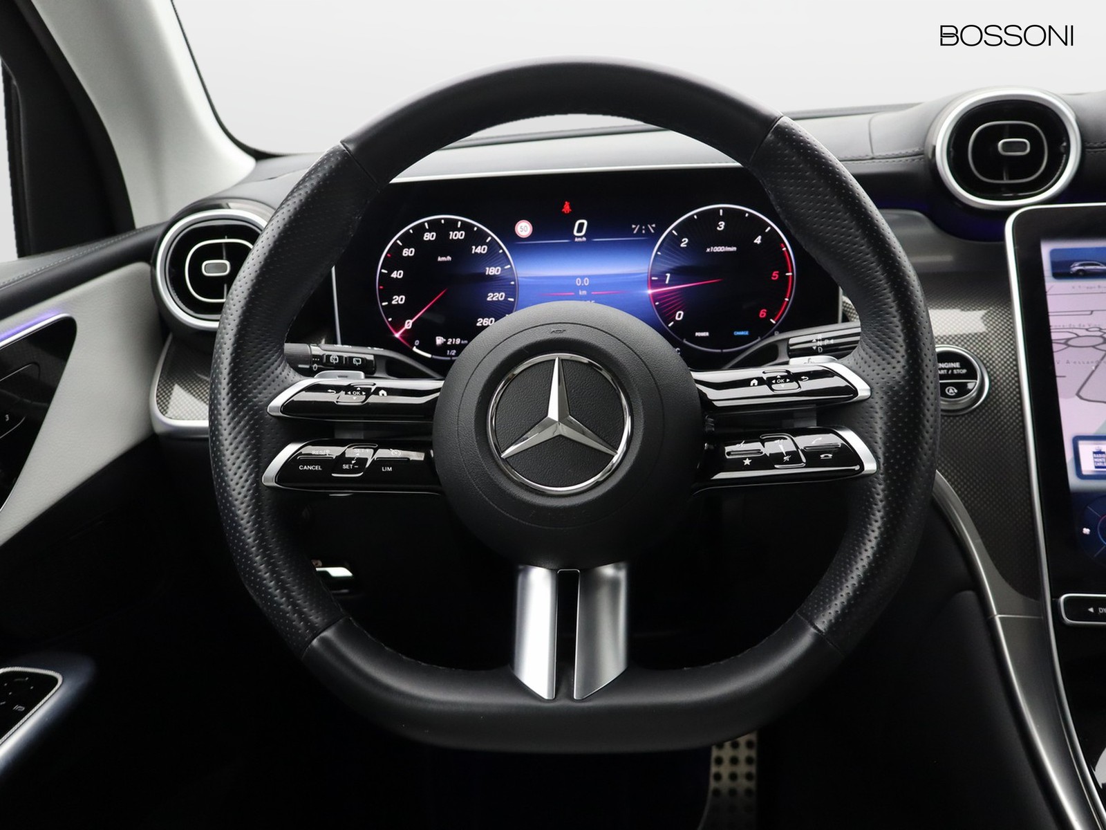 16 - Mercedes GLC suv 220 d amg line premium 4matic 9g-tronic