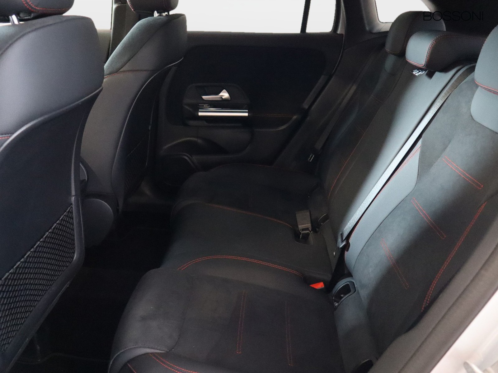 8 - Mercedes GLA 200 d amg line advanced plus 8g-dct