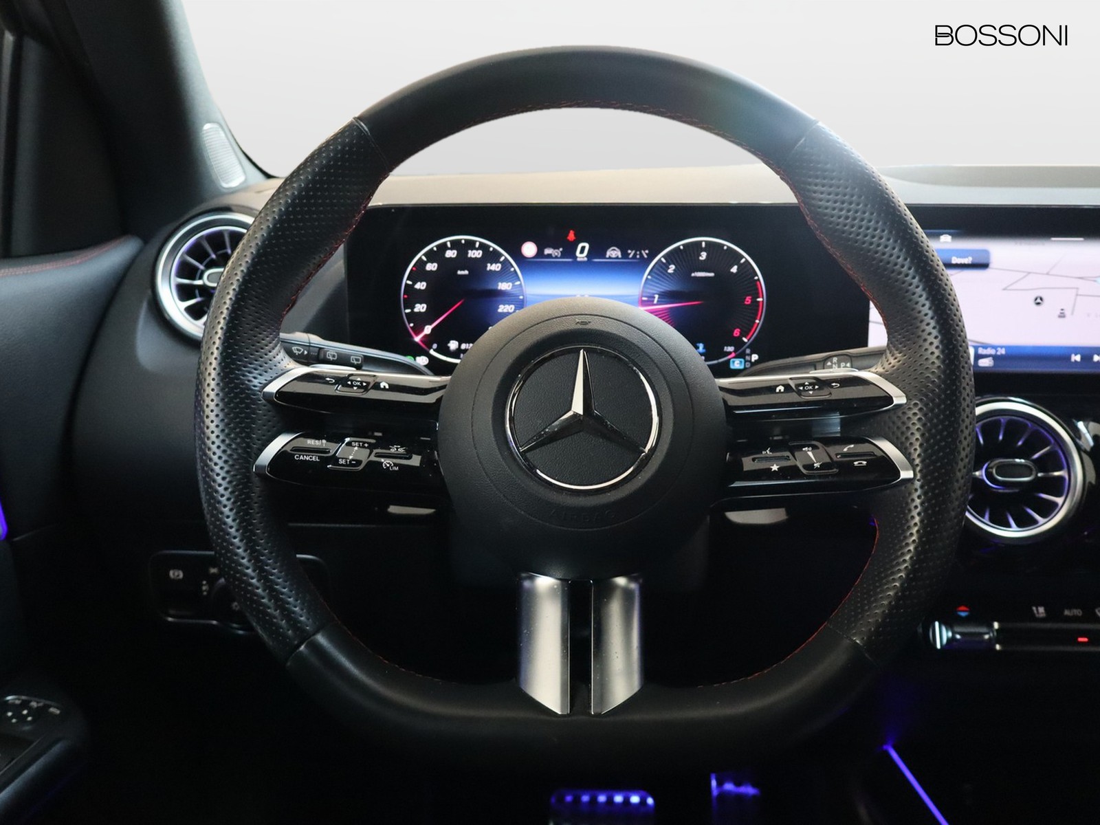17 - Mercedes GLA 200 d amg line advanced plus 8g-dct