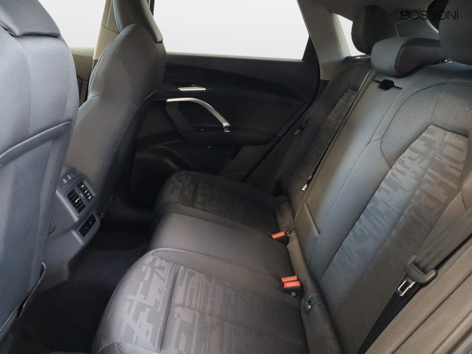 8 - Audi Q5 sportback 2.0 tdi mhev+ 204cv s line edition quattro