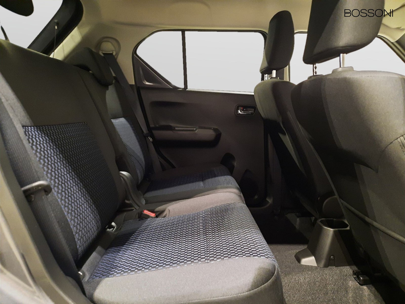 10 - Suzuki Ignis 1.2 dualjet hybrid top 2wd