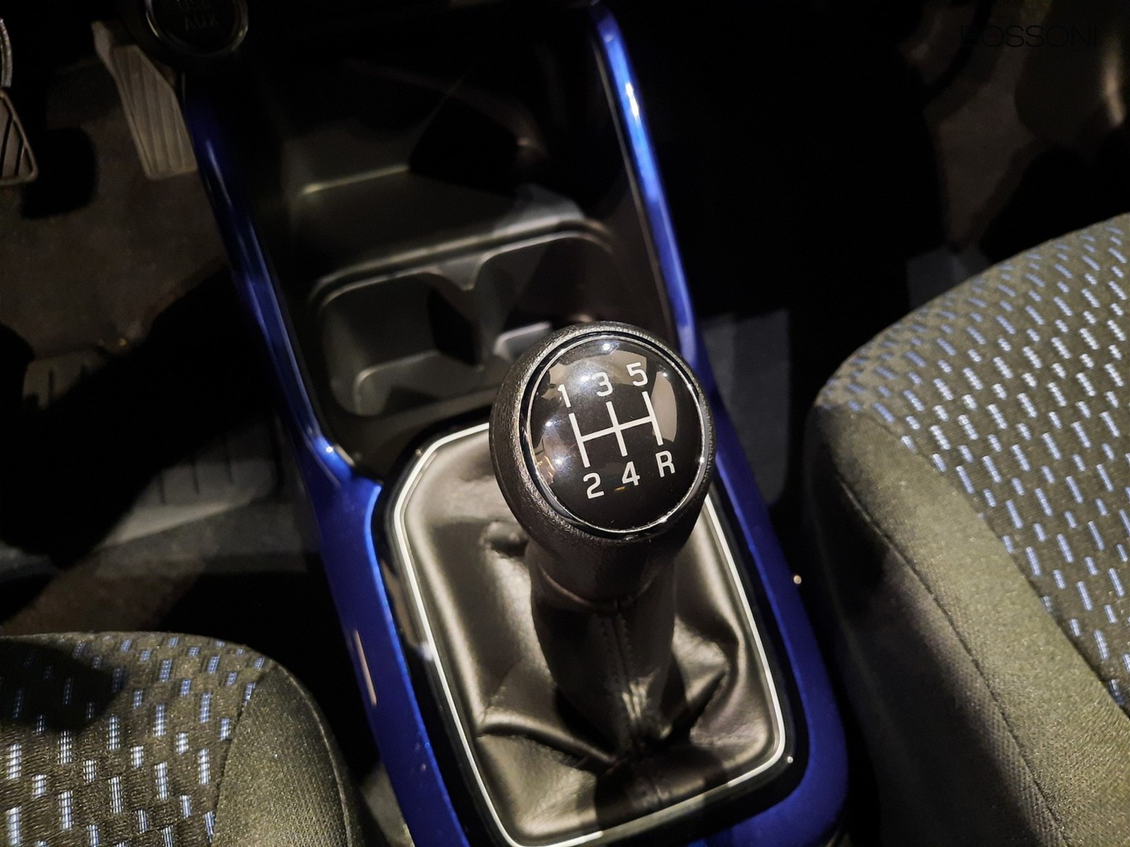 12 - Suzuki Ignis 1.2 dualjet hybrid top 2wd