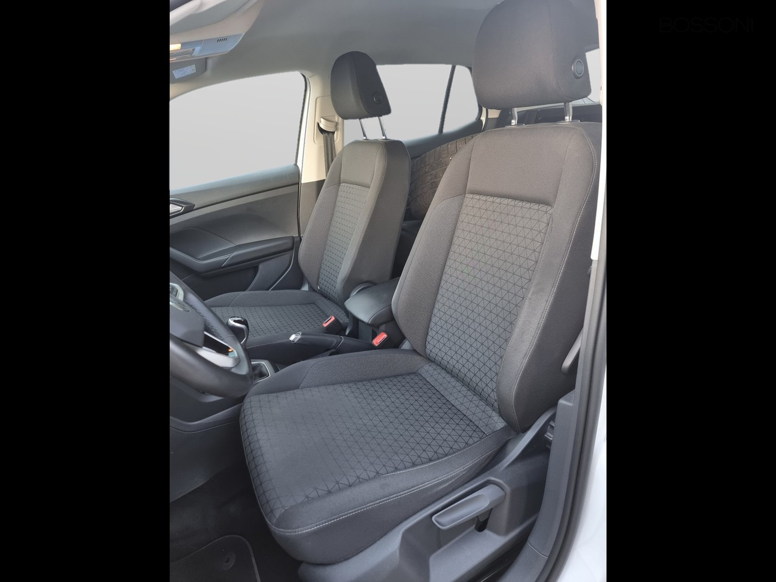 6 - Volkswagen T-Cross 1.0 tsi 95cv sport