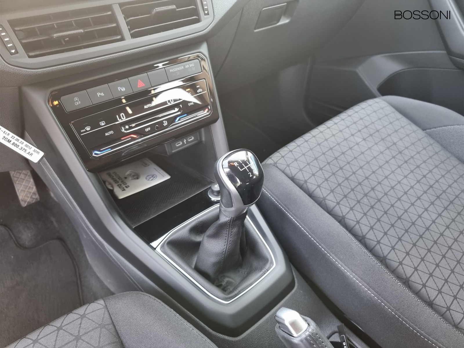 8 - Volkswagen T-Cross 1.0 tsi 95cv sport