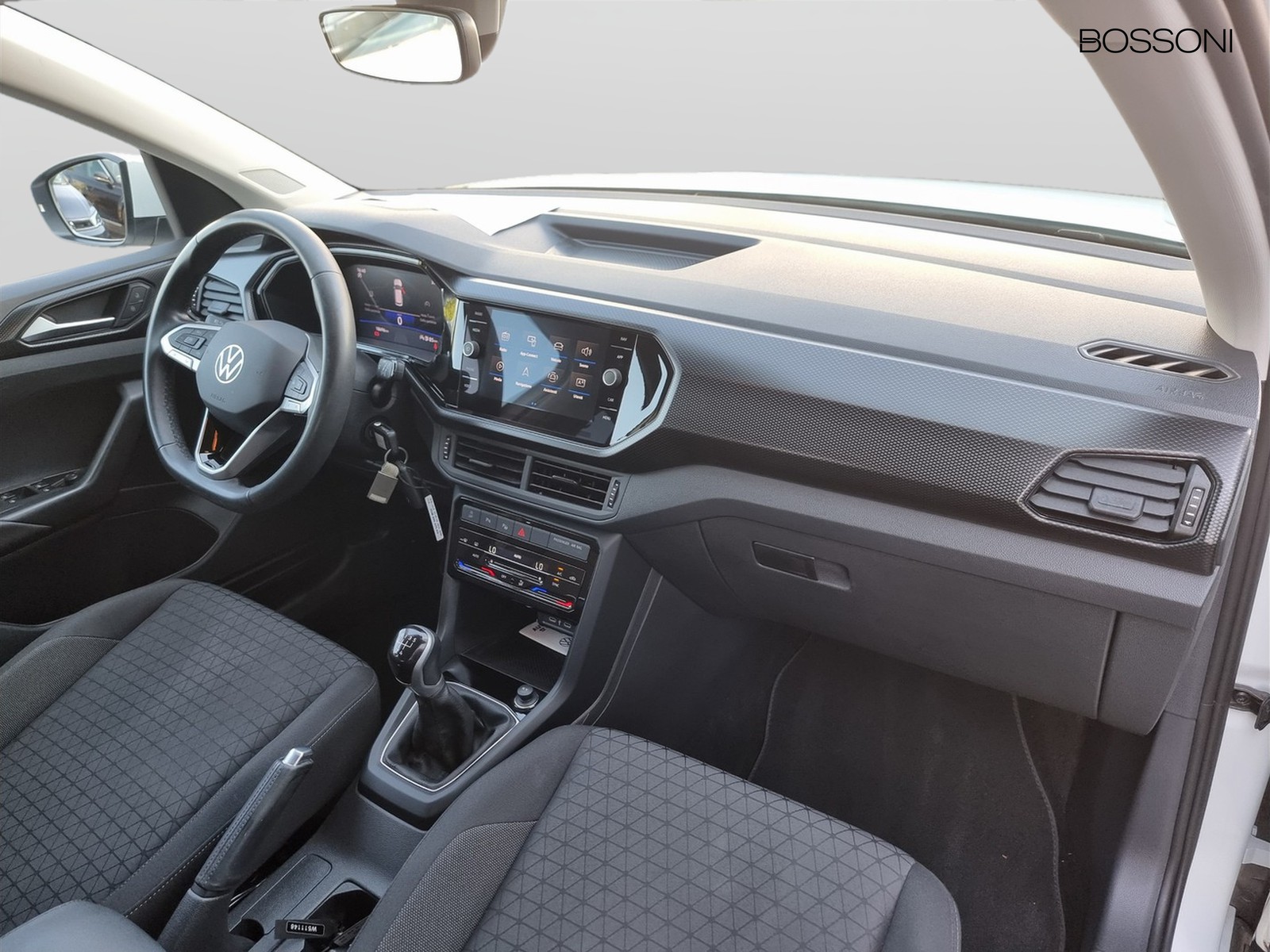 10 - Volkswagen T-Cross 1.0 tsi 95cv sport