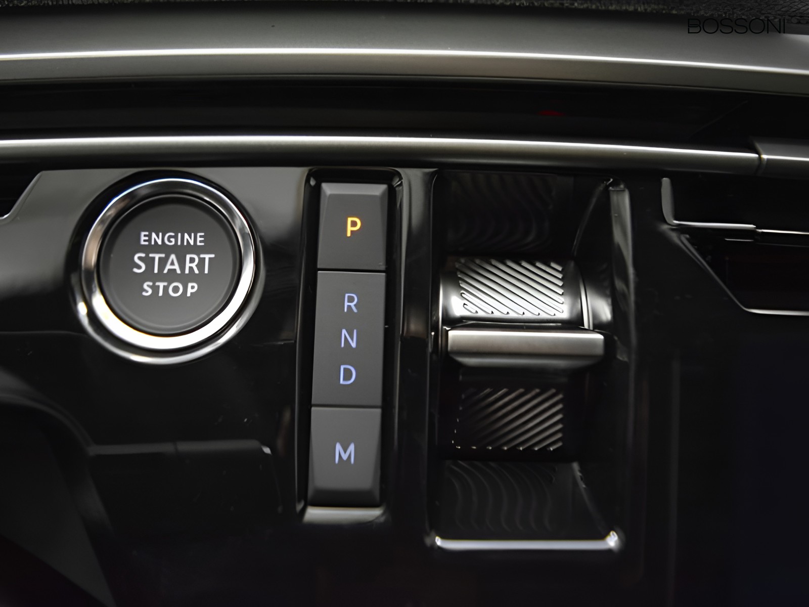 12 - Peugeot 3008 1.2 hybrid 145cv gt e-dcs6