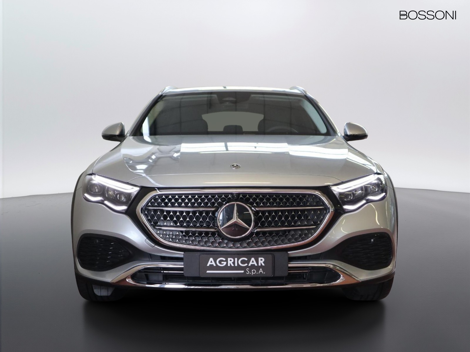2 - Mercedes Classe E station wagon all-terrain 220 d premium 4matic 9g-tronic