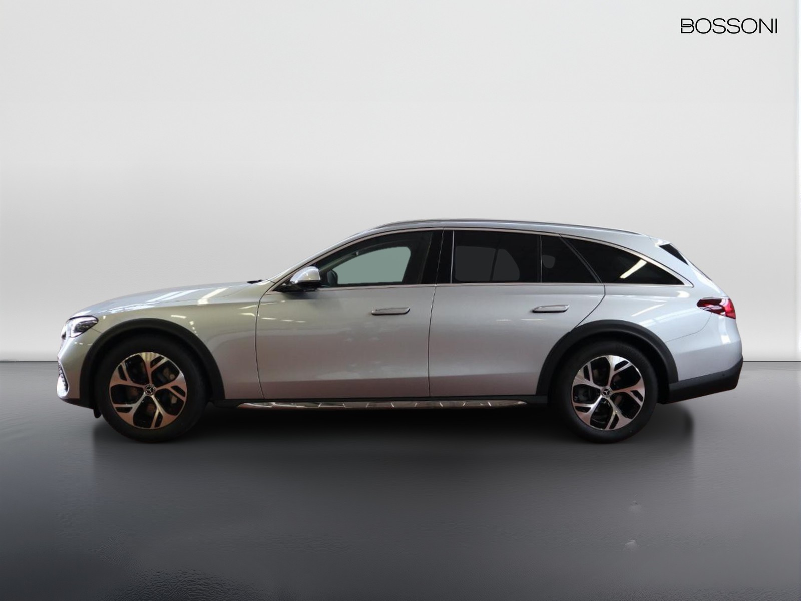 3 - Mercedes Classe E station wagon all-terrain 220 d premium 4matic 9g-tronic