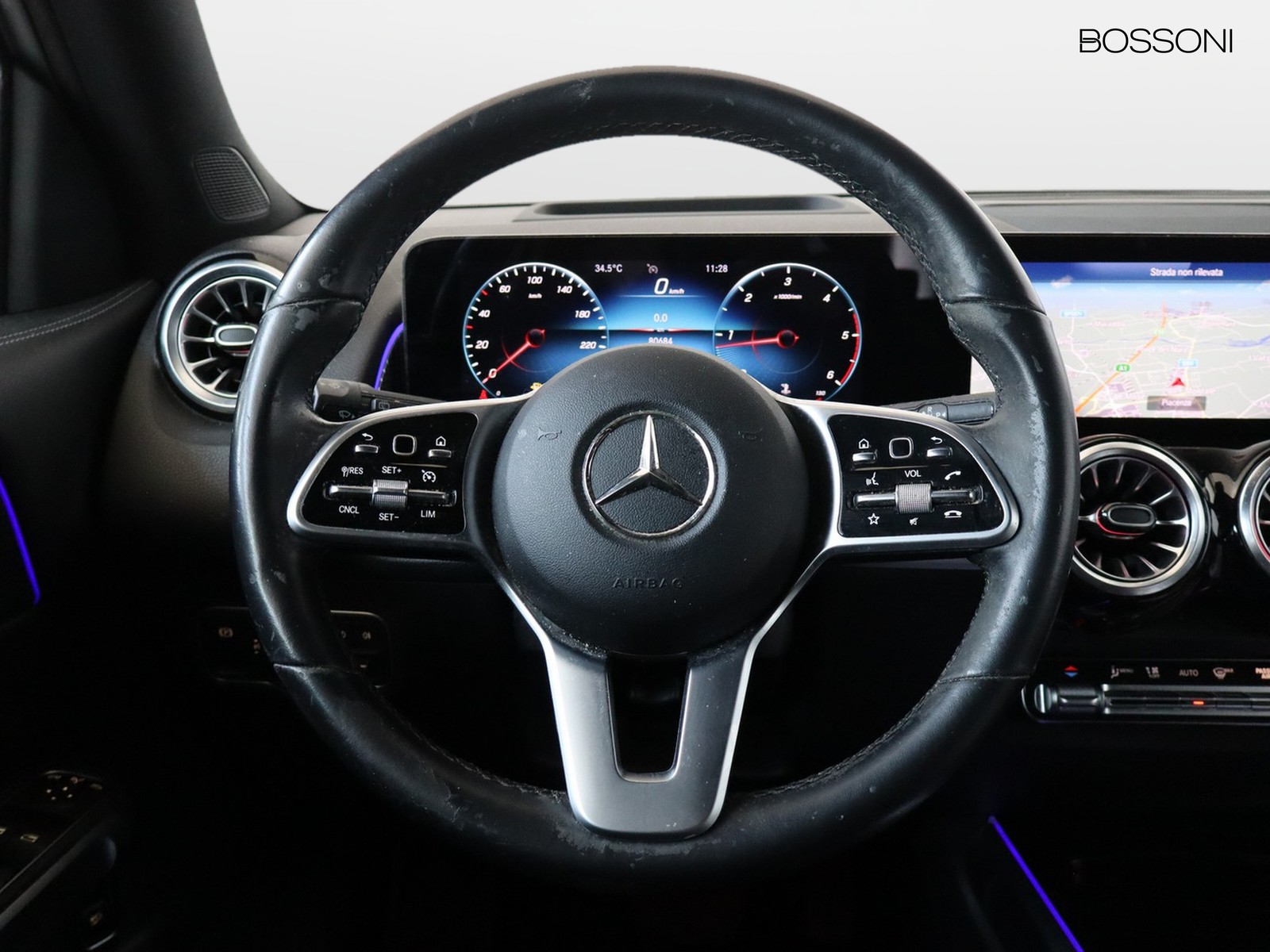16 - Mercedes GLB 200 d sport plus 4matic 8g-dct