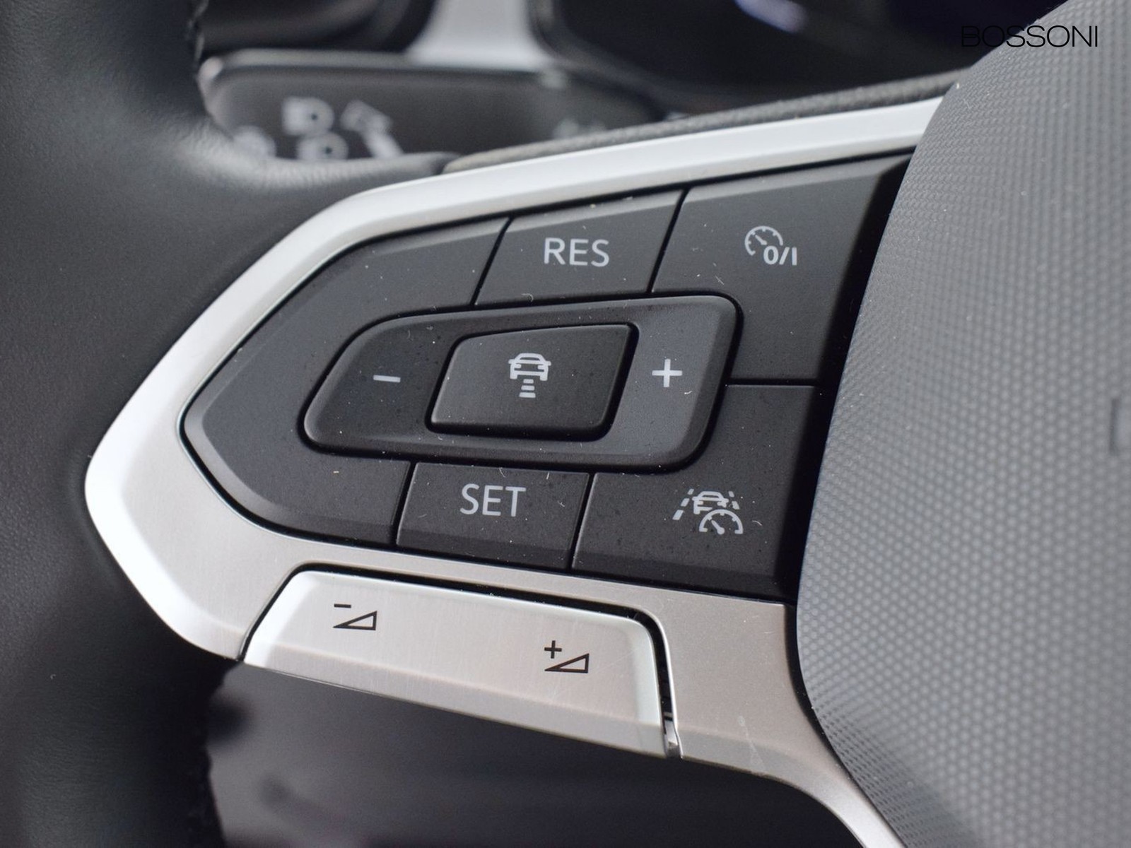 24 - Volkswagen T-Roc 2.0 tdi scr 115cv life