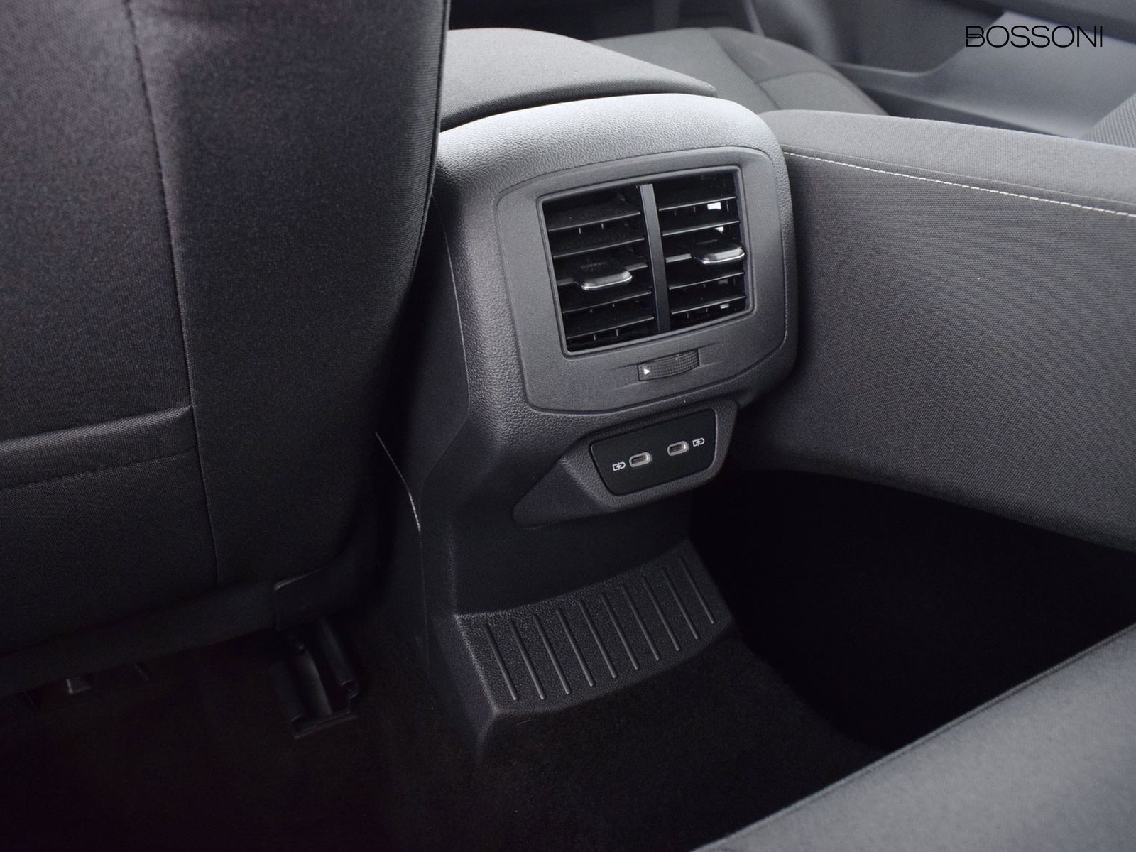 27 - Volkswagen T-Roc 2.0 tdi scr 115cv life