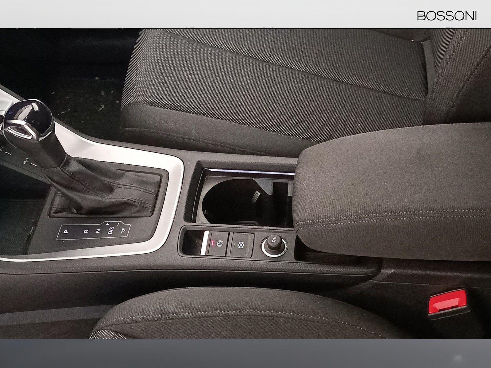 22 - Audi Q3 35 2.0 tdi business advanced s tronic