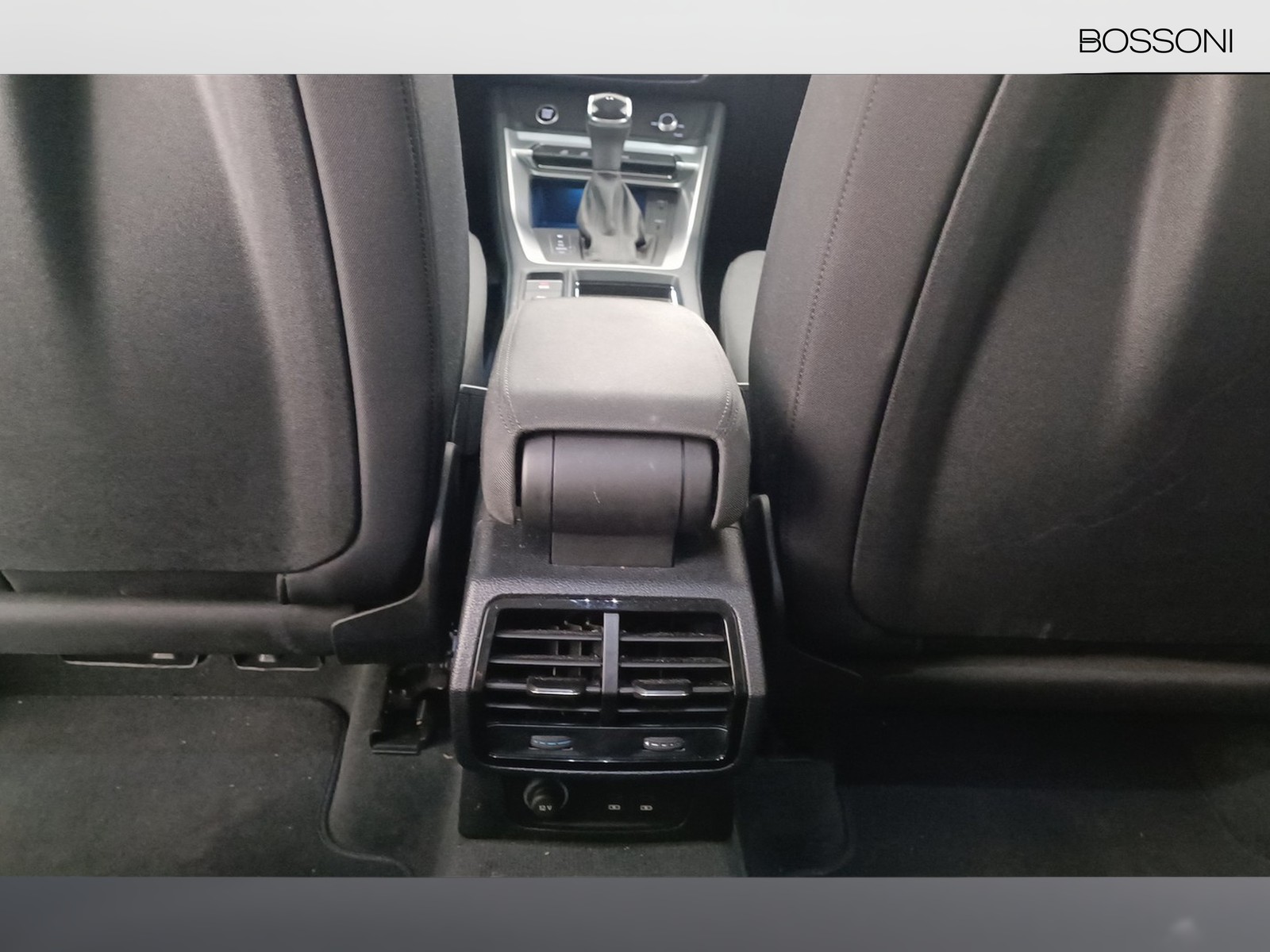 24 - Audi Q3 35 2.0 tdi business advanced s tronic