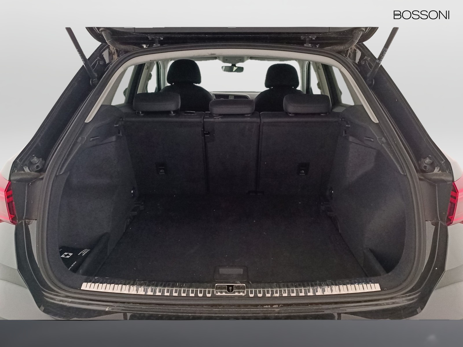 26 - Audi Q3 35 2.0 tdi business advanced s tronic