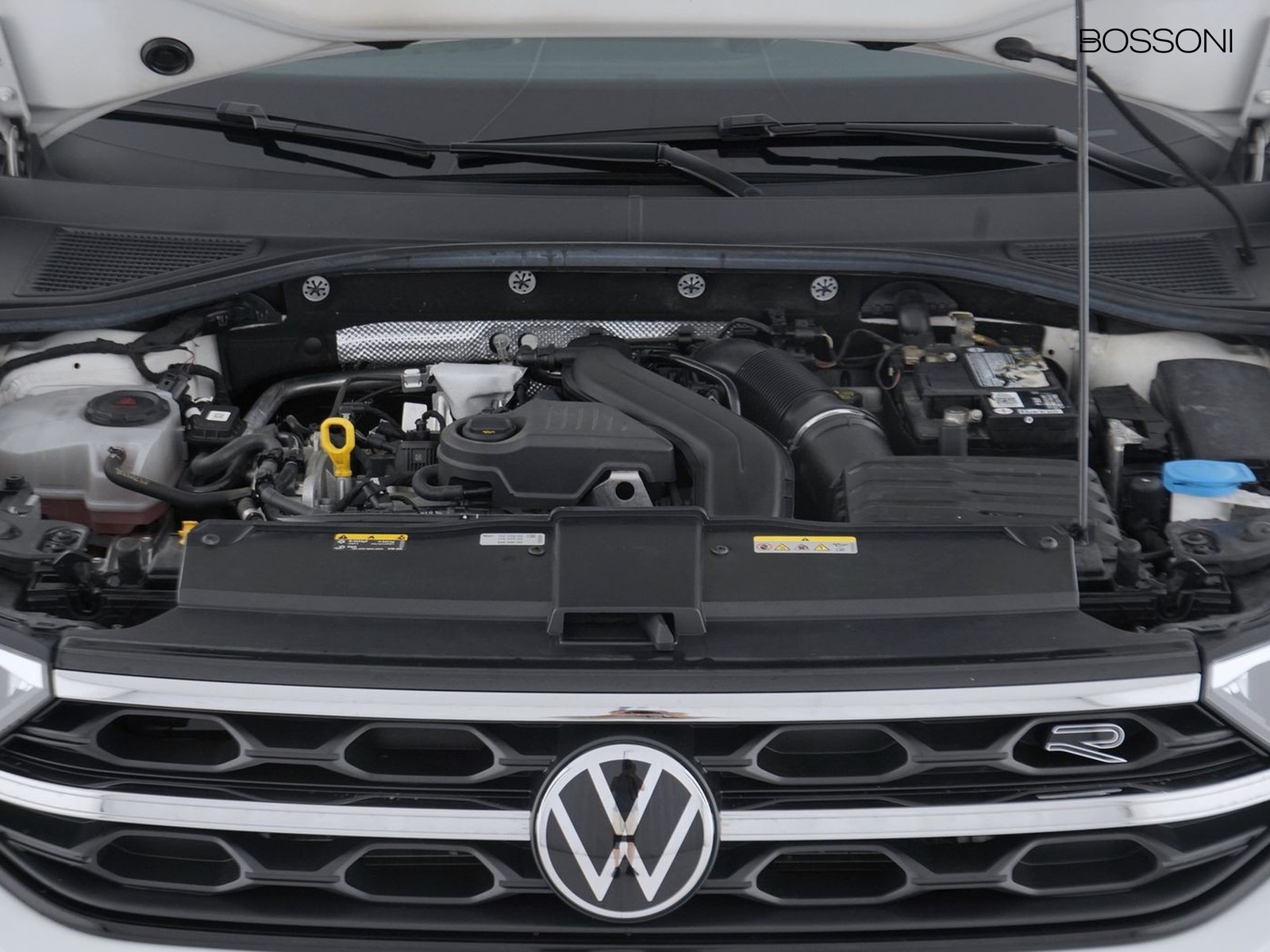 11 - Volkswagen T-Roc 1.5 tsi act r line dsg