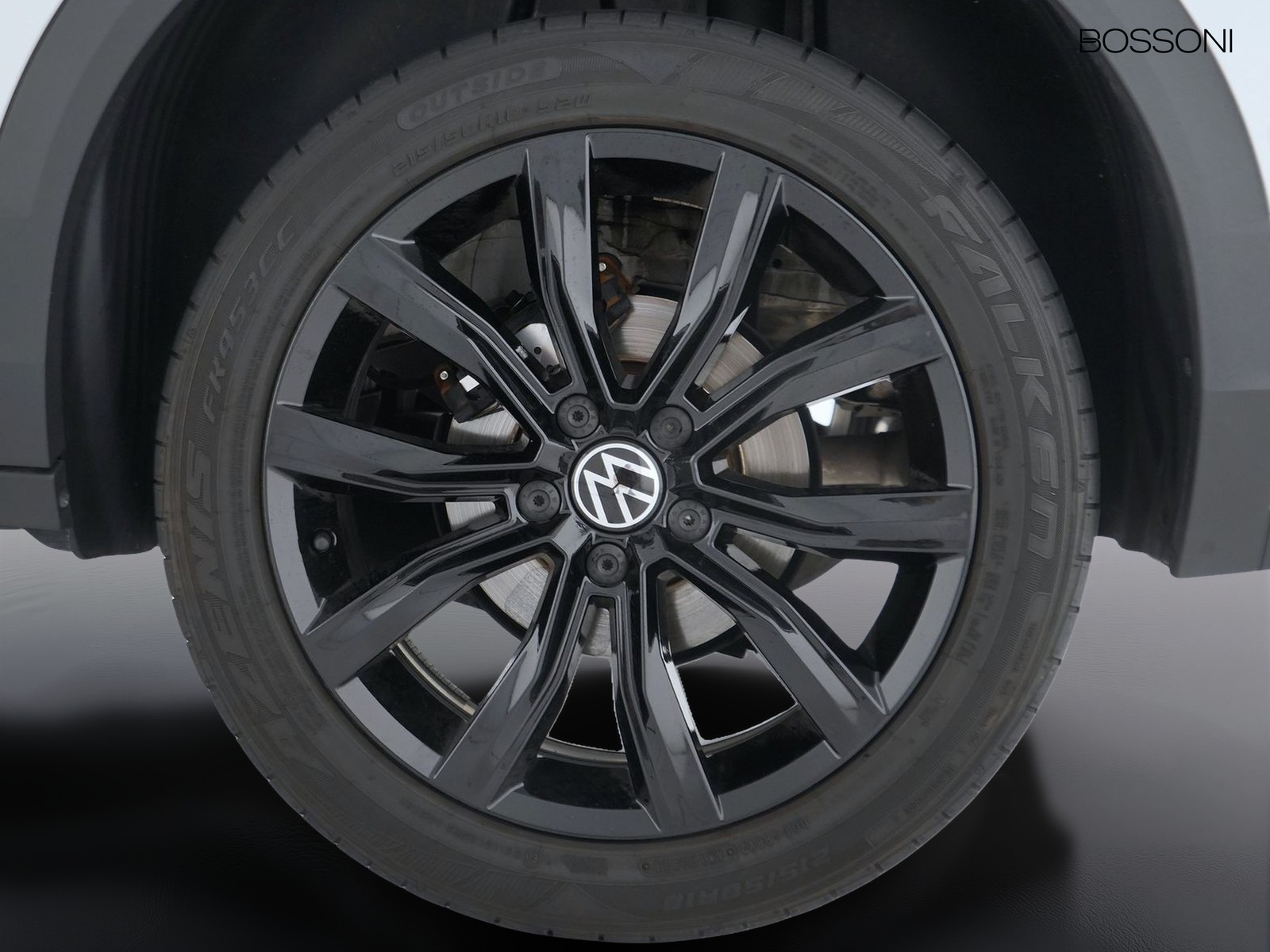 12 - Volkswagen T-Roc 1.5 tsi act r line dsg