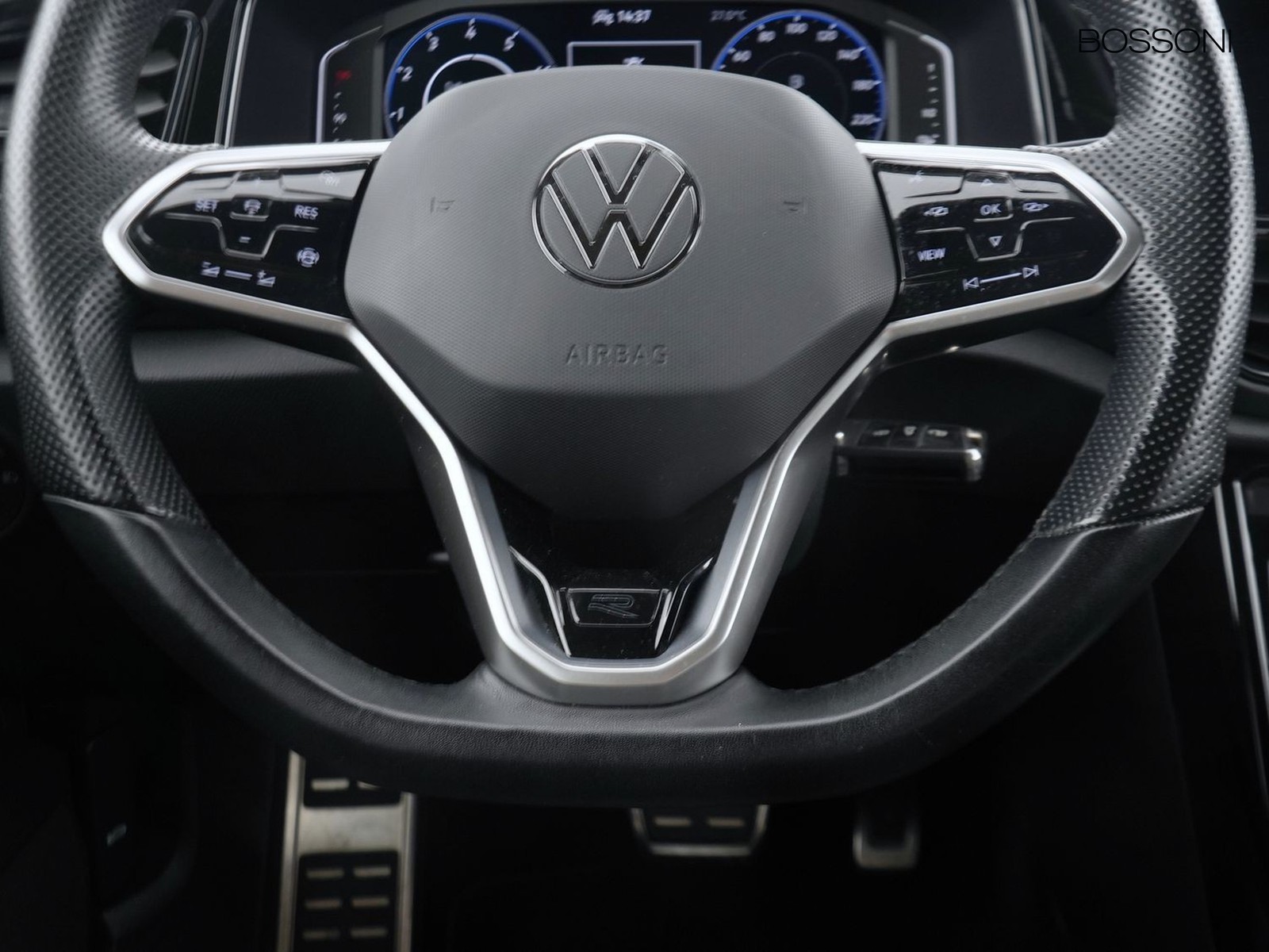 15 - Volkswagen T-Roc 1.5 tsi act r line dsg