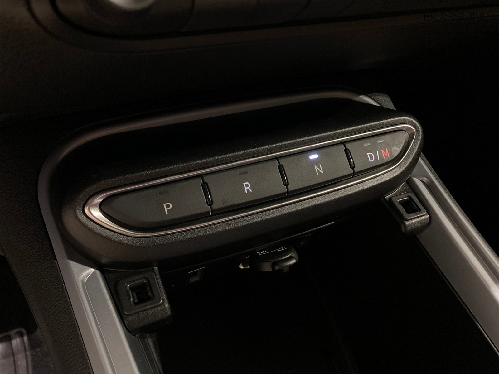 17 - Jeep Avenger 1.2 turbo e-hybrid mhev 145cv the north face 4xe
