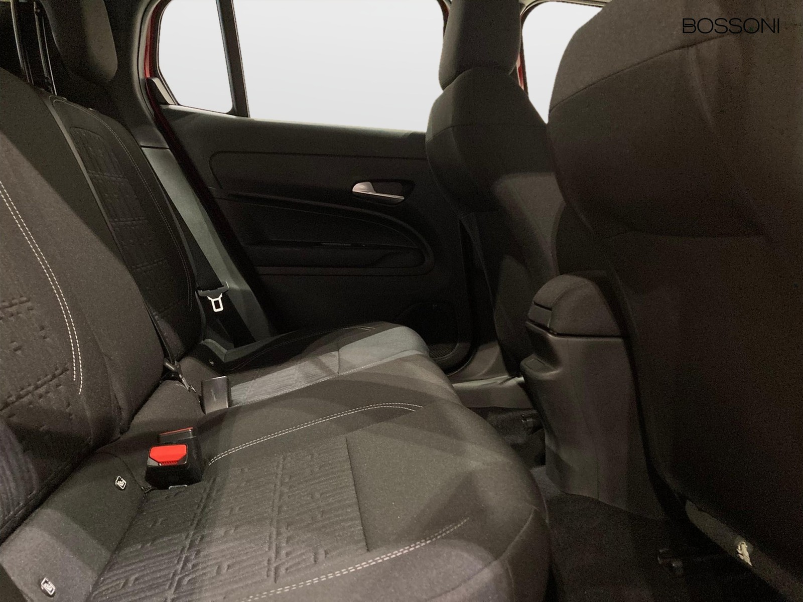 8 - Fiat 600 1.2 hybrid 145cv edct