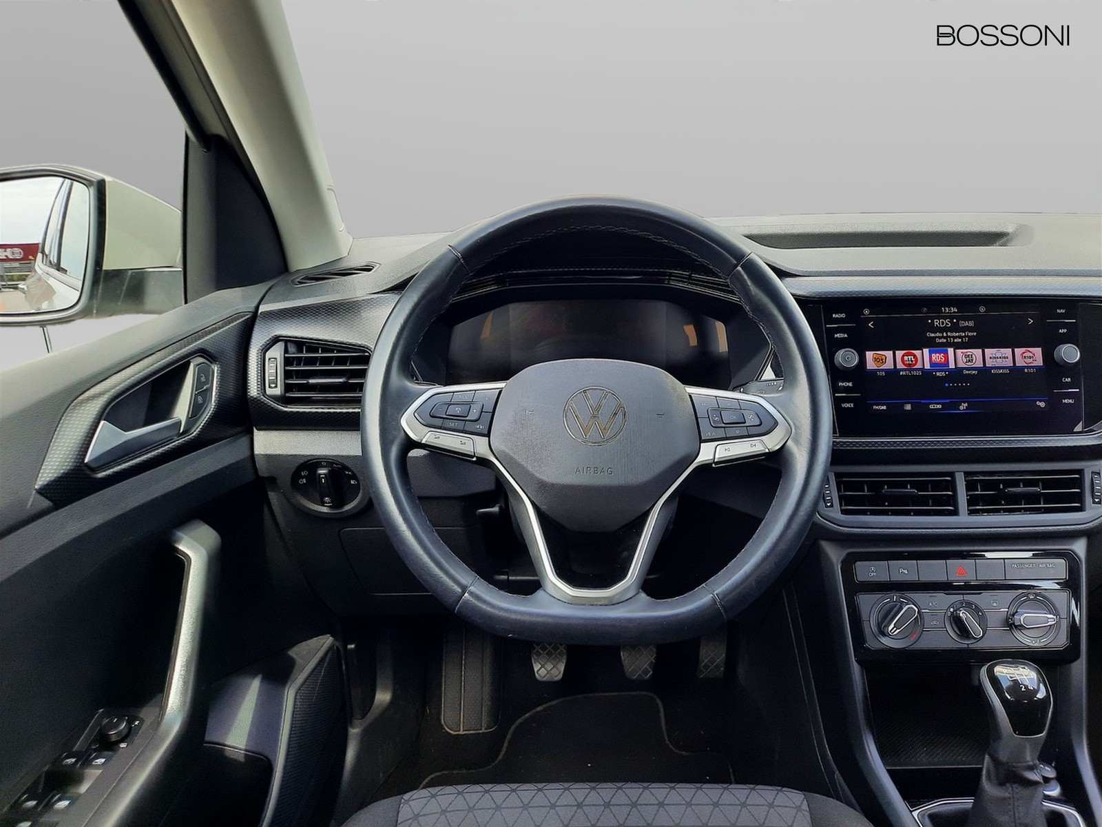 9 - Volkswagen T-Cross 1.0 tsi 95cv style
